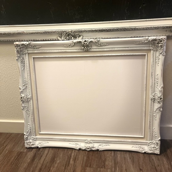 Elegant White Ornate Picture Frame/Corkboard